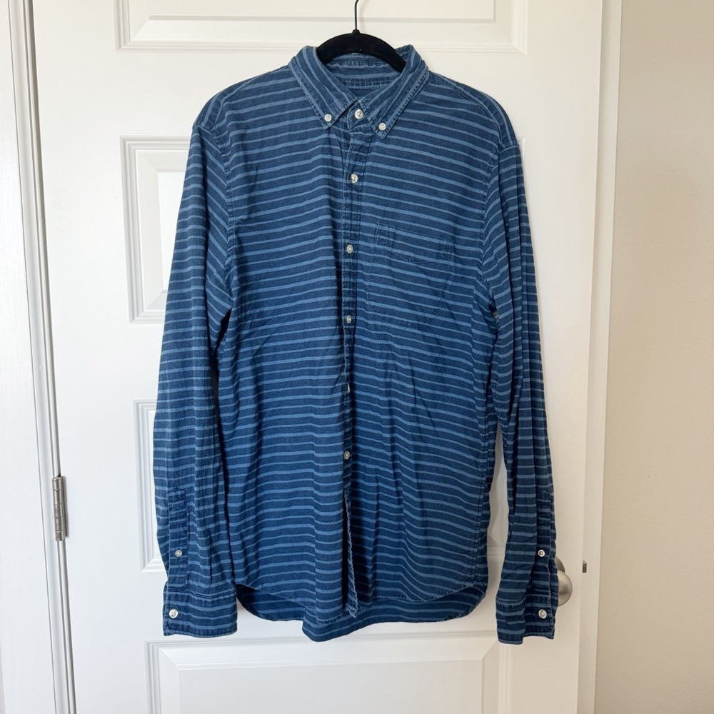Men’s Gap Striped Blue Button Down